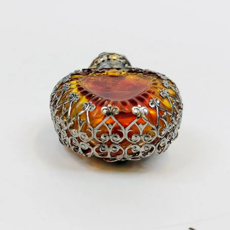 Tsekkiläinen keinojalokivin koristeltu hopeahajuvesipullo