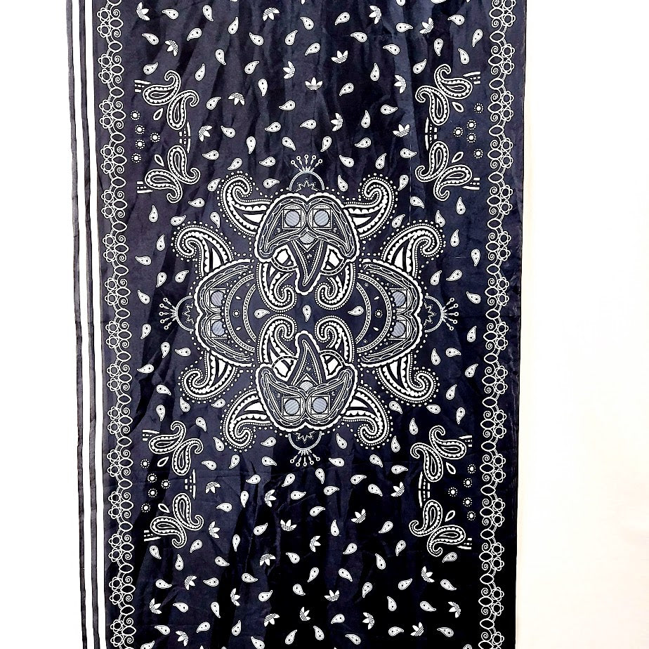 Adidas huivi koko 68x184 cm