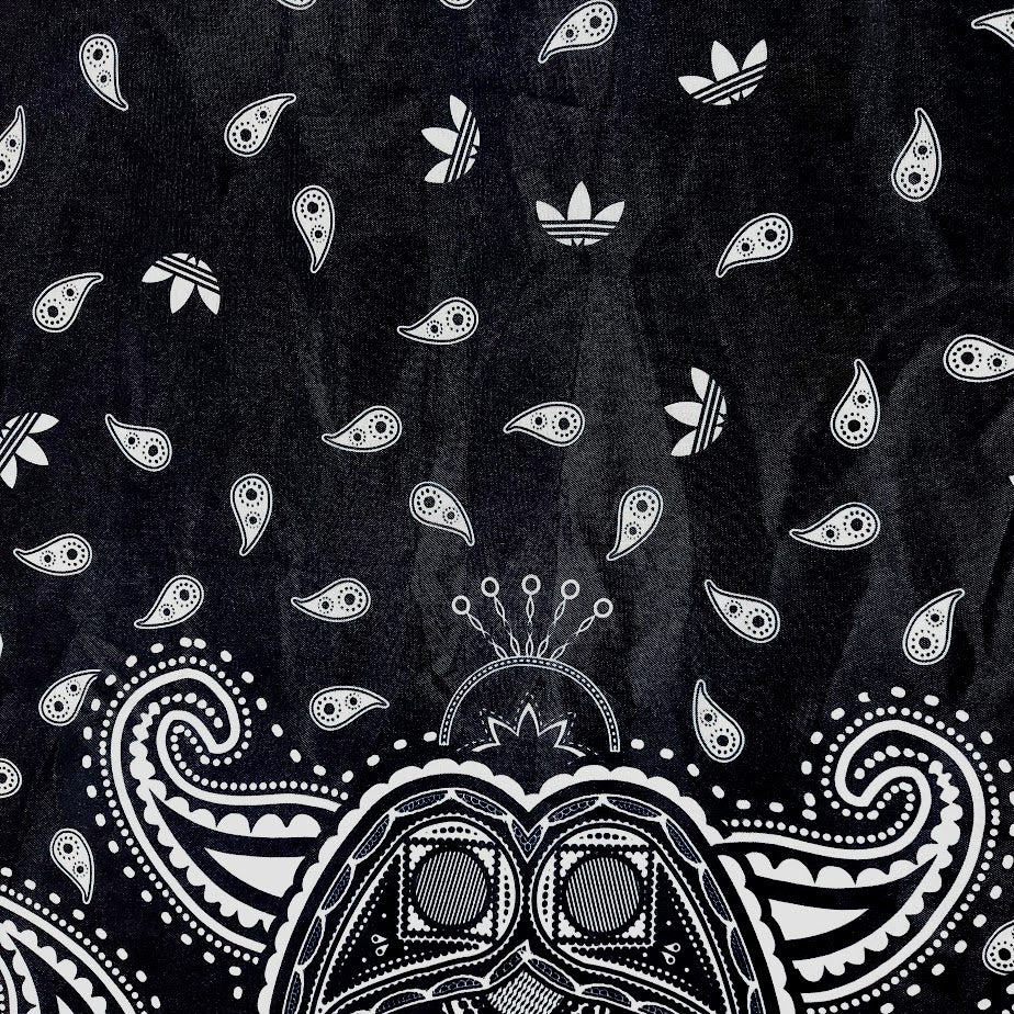 Adidas huivi koko 68x184 cm