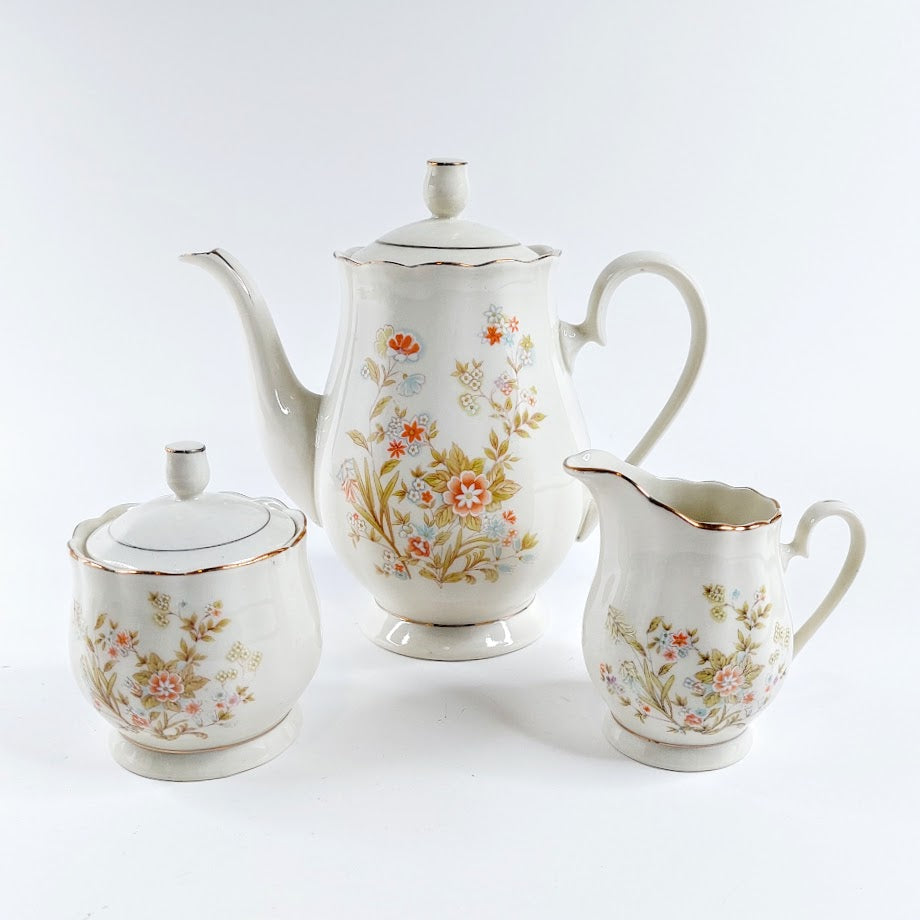 Budlet Fine China kahviastiasto 22 osainen