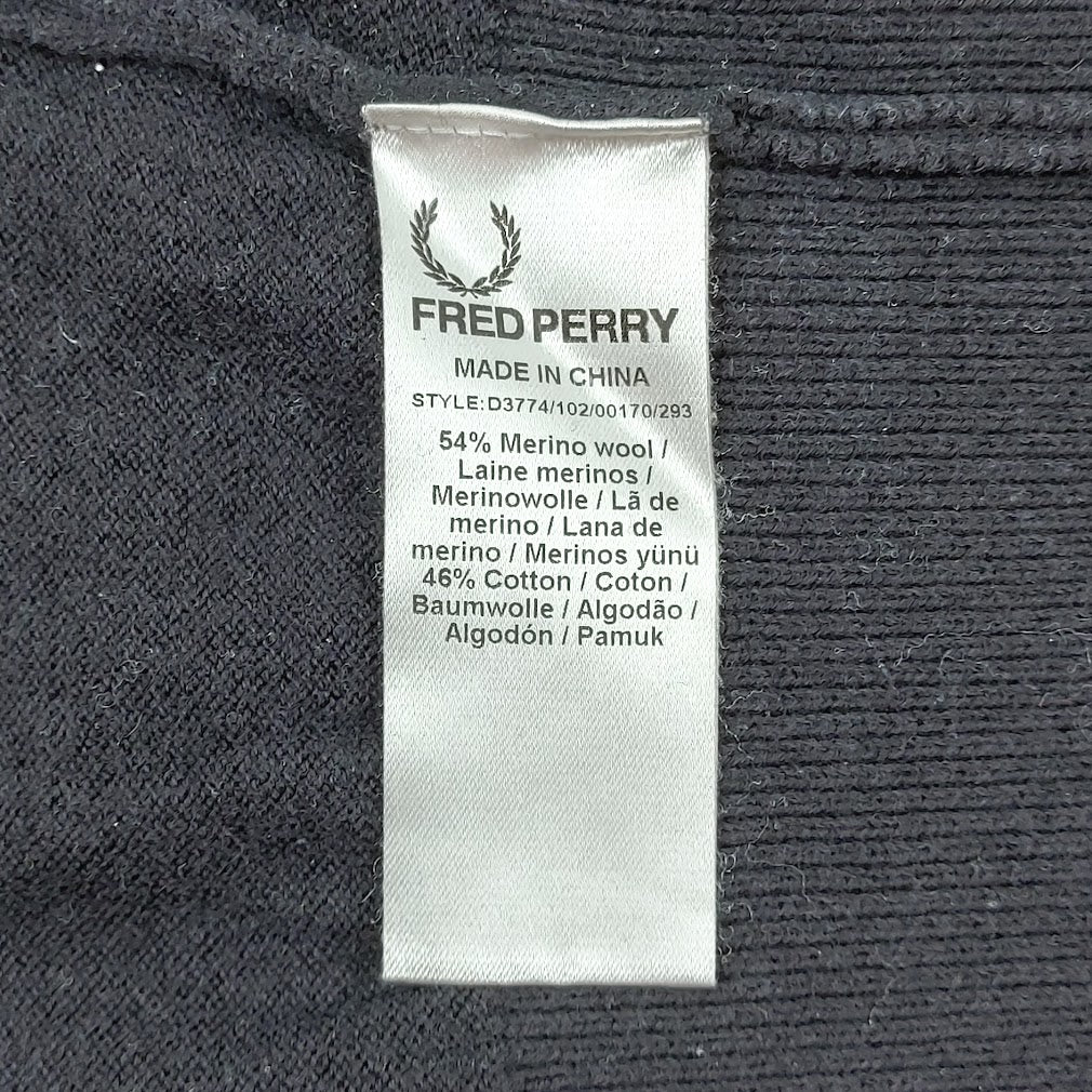 Fred Perry neulemekko koko 40