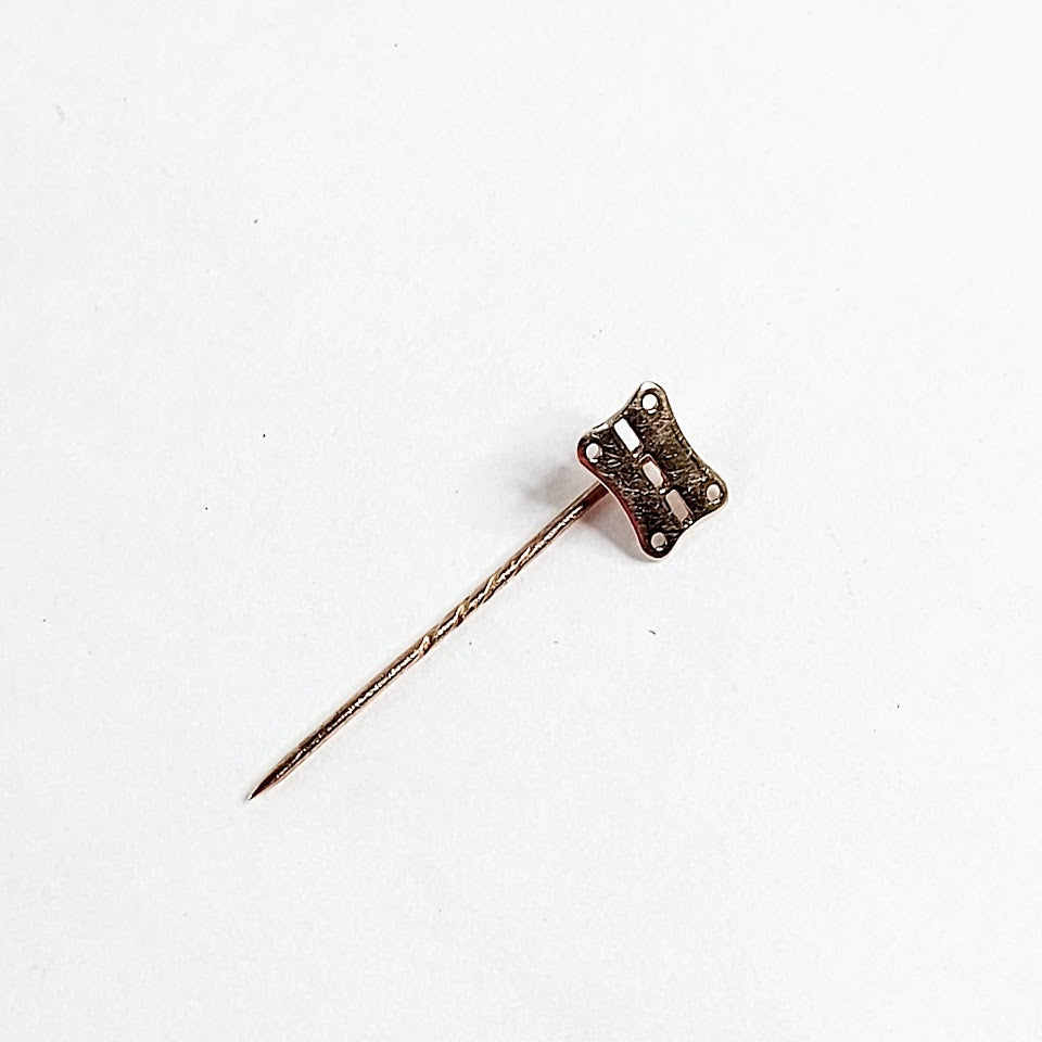 Kalle Hilden 14k kultainen tuntolaatta rintamerkki 1971