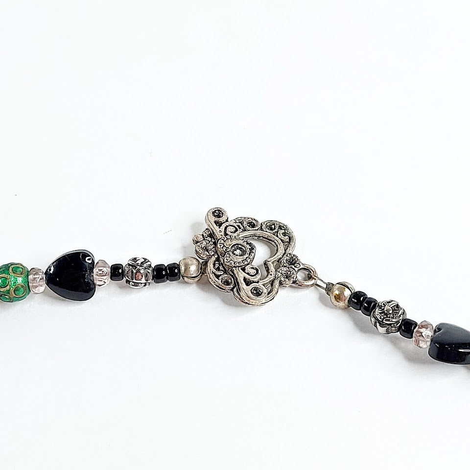 Kaulakoru lasihelmillä 49 cm