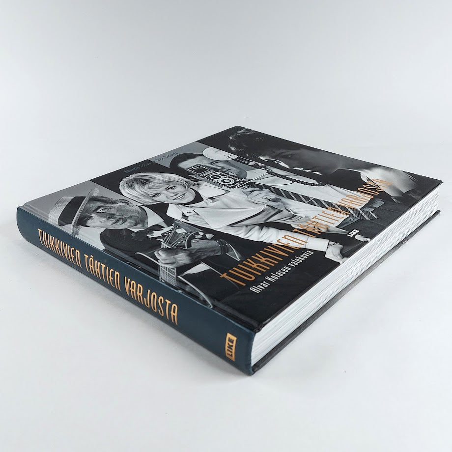 Tuikkivien tähtien varjosta