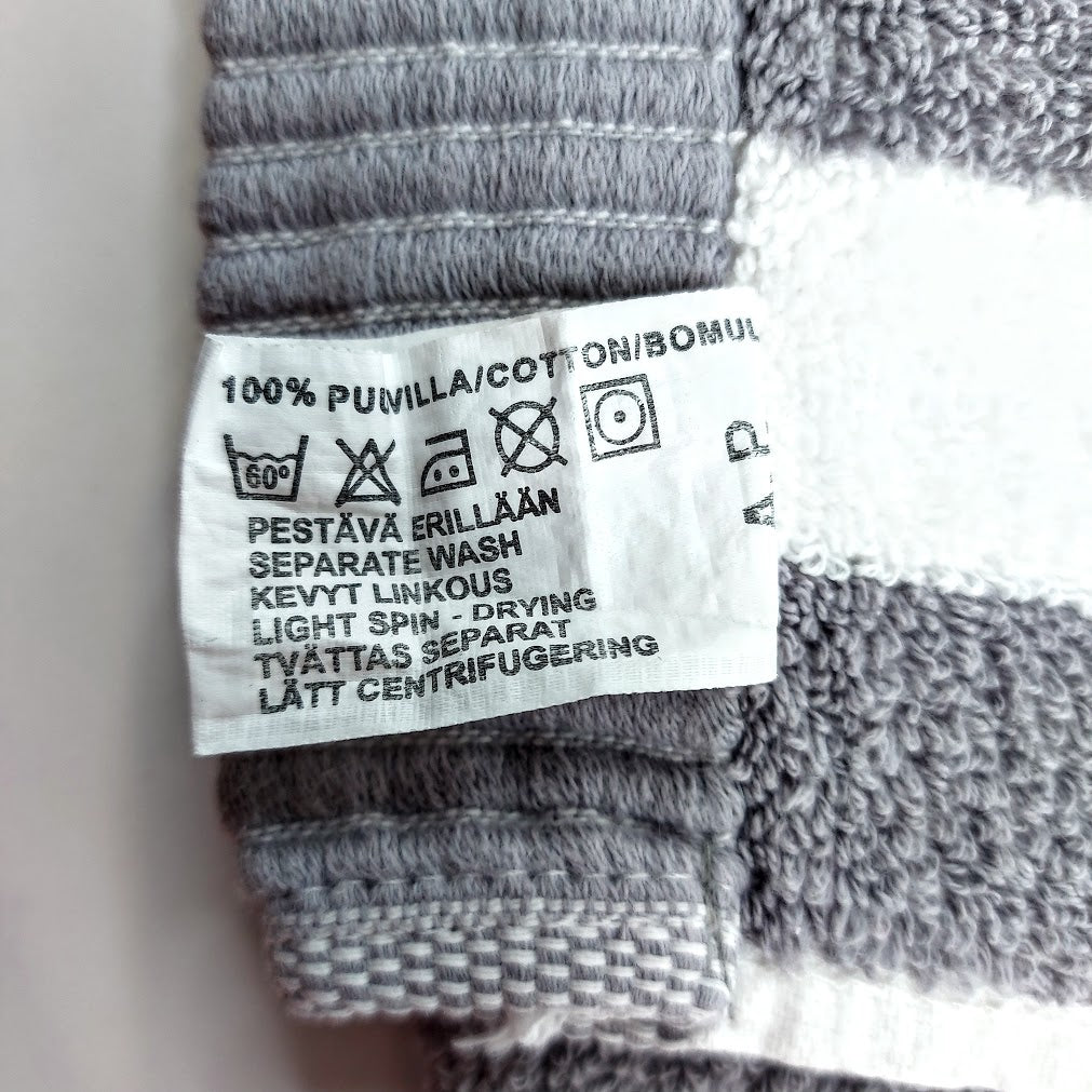 Marimekko Kaksi raitaa kylpypyyhe 59x126 cm