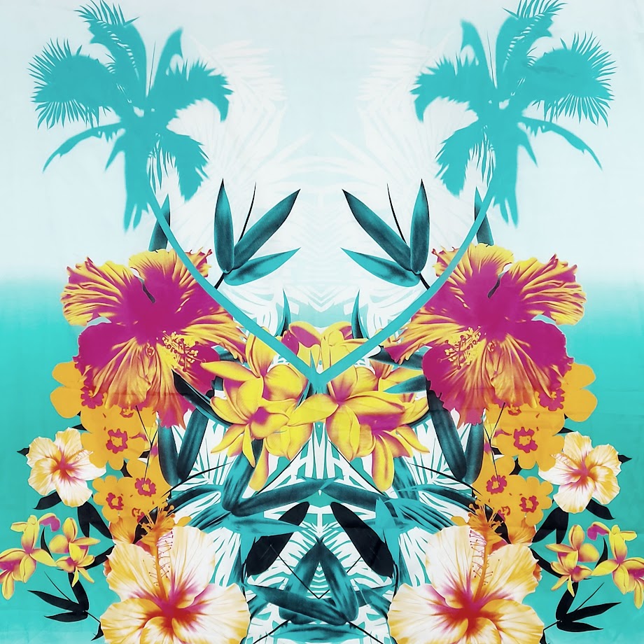 Kukkakuviollinen huivi 150 x 130 cm