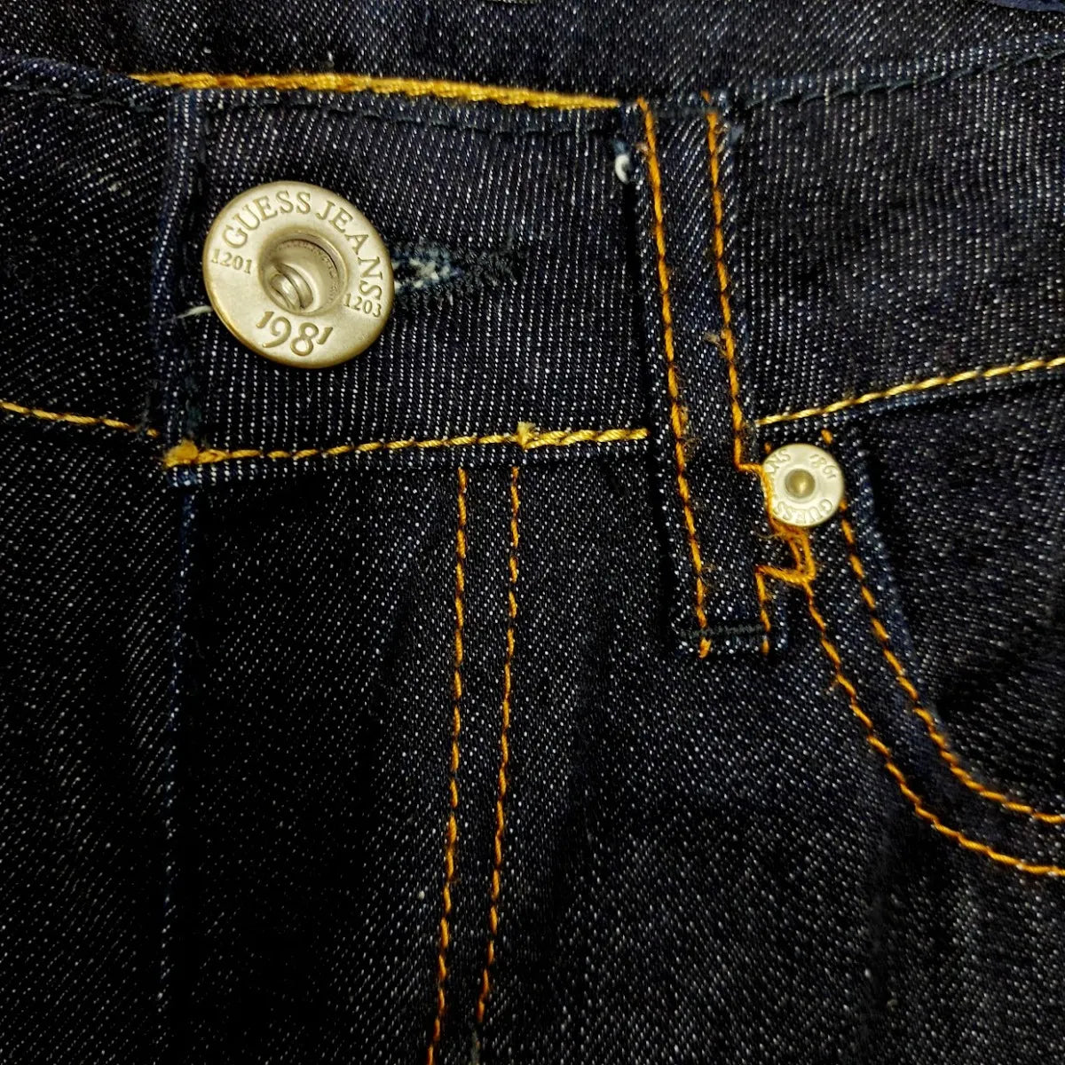 Guess farkut koko 25"