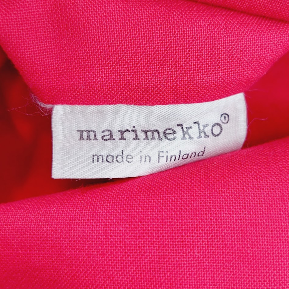 Marimekko Puolikas Tulipunainen kukkaro