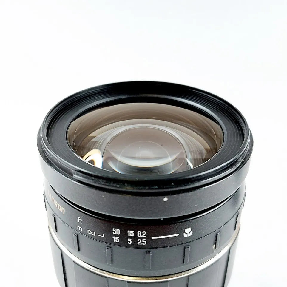 Nikon D90 järjestelmäkamera ja Tamron 28-300 mm objektiivi