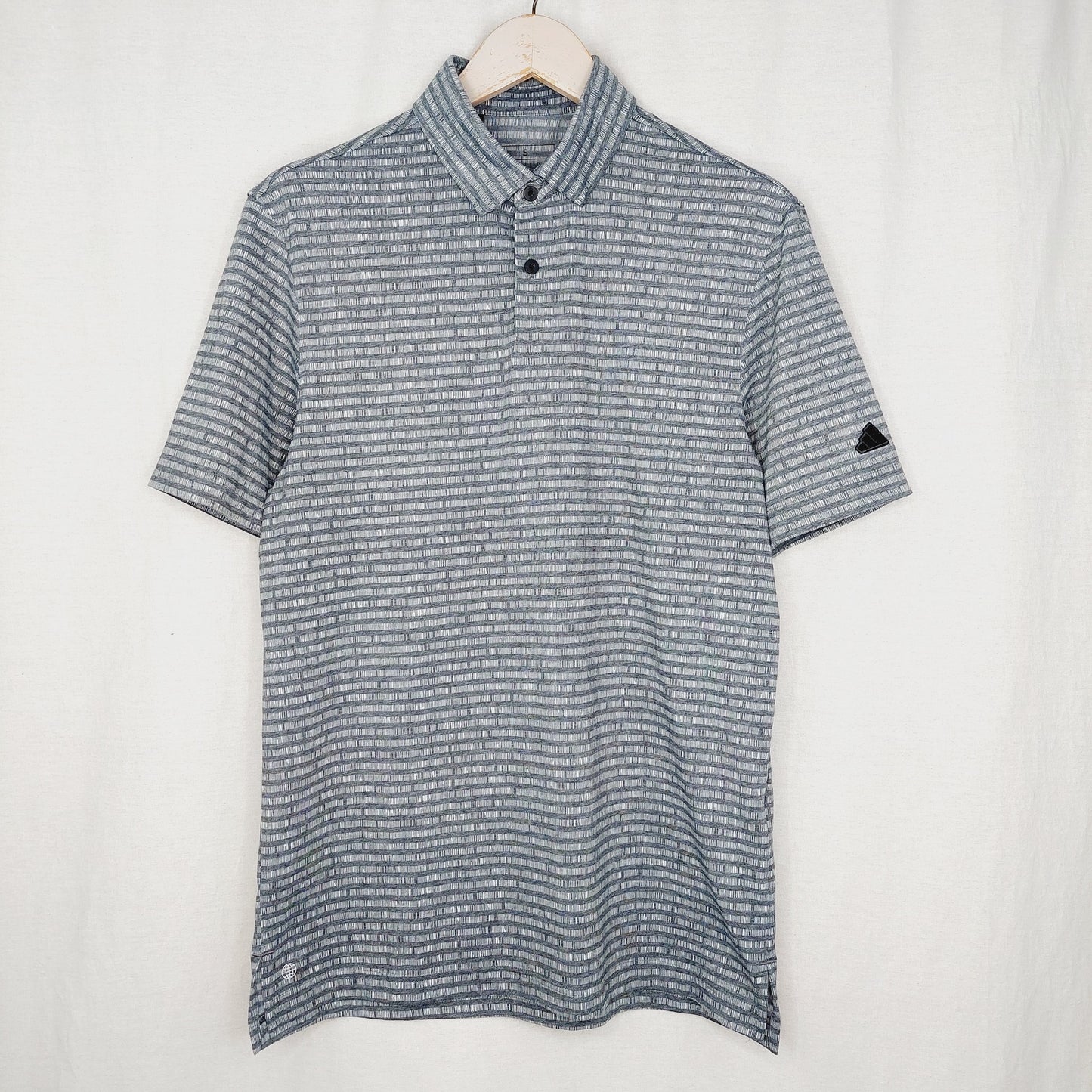 Adidas kaulus-t-paita koko S
