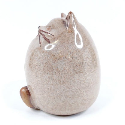Keraaminen kissa figuuri