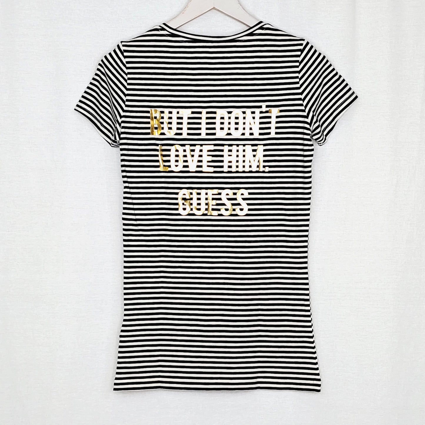 Guess He Loves Me t-paita koko 38