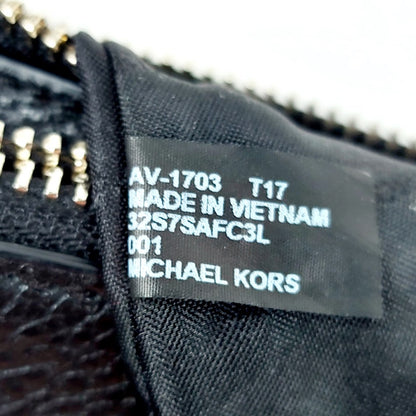Michael Kors olkalaukku