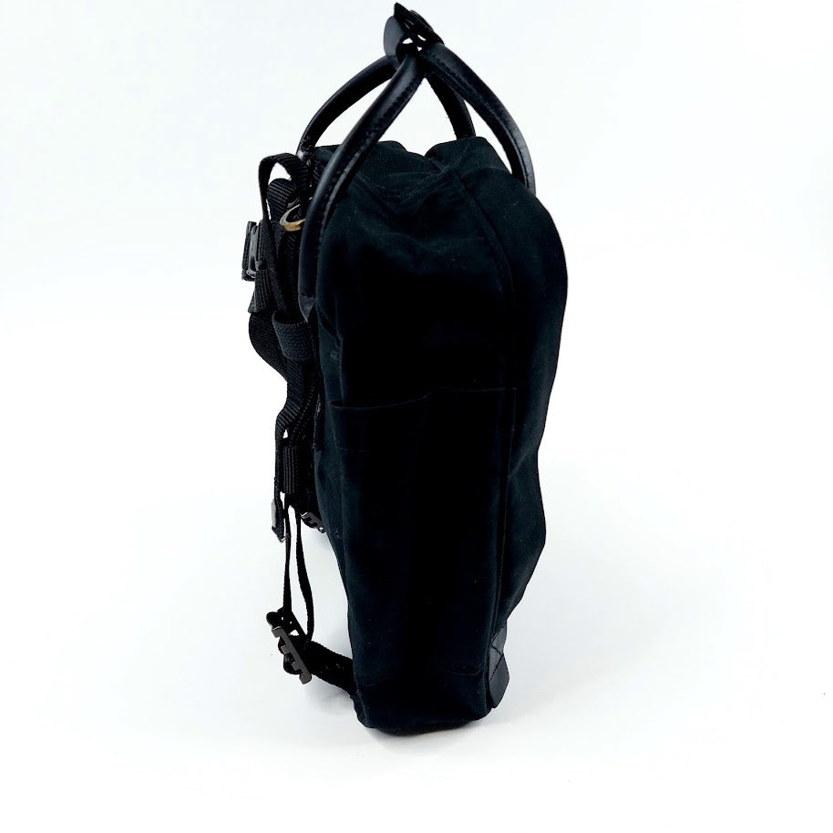 Fjällräven Kånken No. 2 Black Mini ja sadesuoja