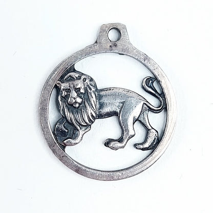 T. Vauramo hopeinen vintage leijonariipus