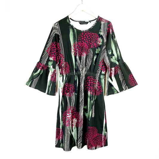 Aarre trikoomekko koko M