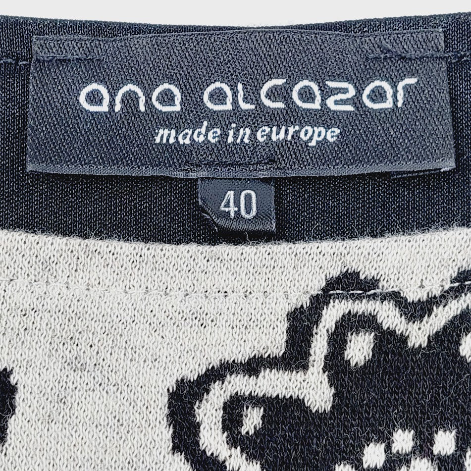 Ana Alcazar neulemekko koko 40