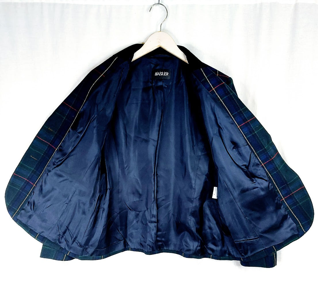 Basler bleiseri koko 44