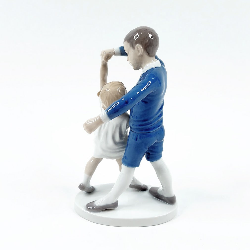 Bing & Gröndahl Dansande Barn posliinifiguuri