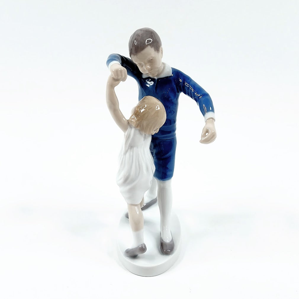 Bing & Gröndahl Dansande Barn posliinifiguuri