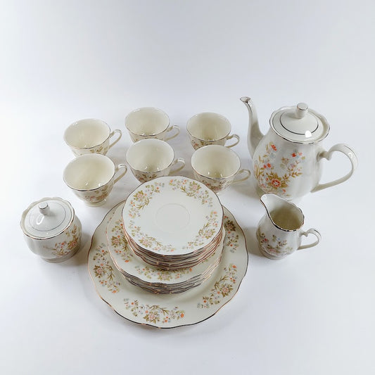 Budlet Fine China kahviastiasto 22 osainen