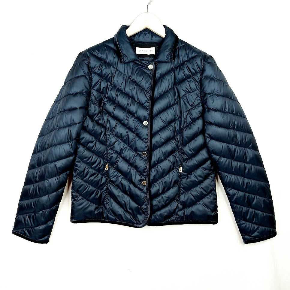 Caractēre tikkitoppatakki koko 42