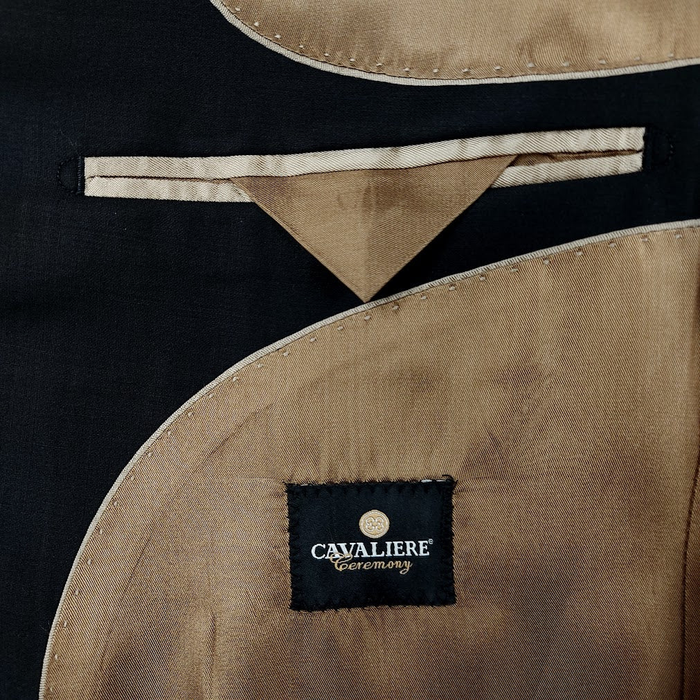 Cavaliere Ceremony Mikael puku koko 52