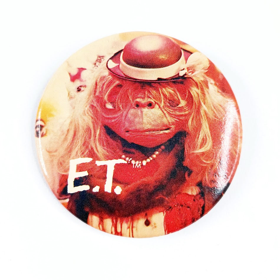 Vintage E.T. valepuvussa -pinssi