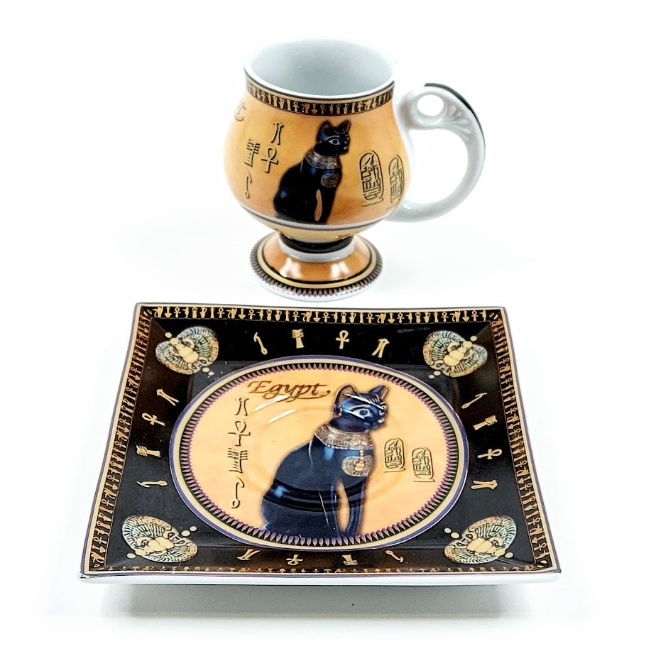 Fathi Mahmud koristelautanen ja kuppi