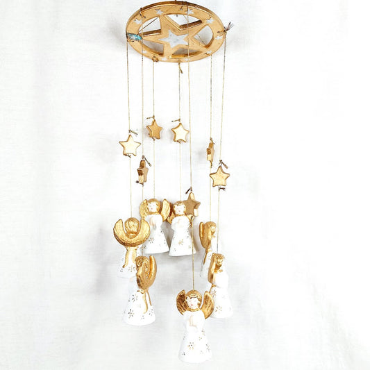 Keraaminen enkeli tuulikello