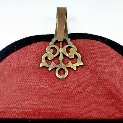 Etelä-Pohjanmaan kansallispuvun tasku ja kokka