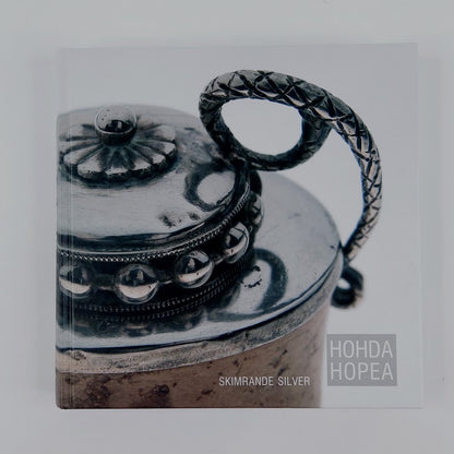 Turun maakuntamuseo: Hohda Hopea - Skimrande Silver