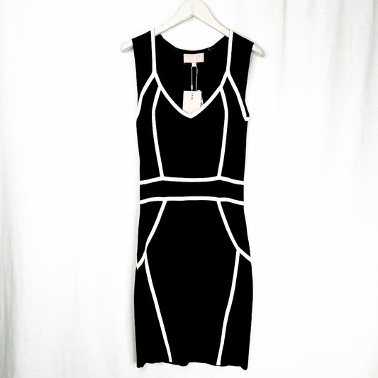In Wear by Helena Rostella hihaton neulemekko koko S
