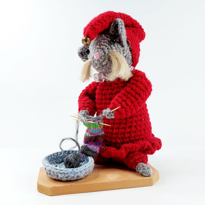 Virkattu jouluhiiri koristenukke