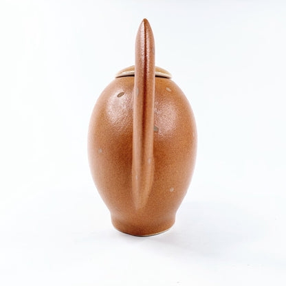 Jenni Linnove keraaminen kannu