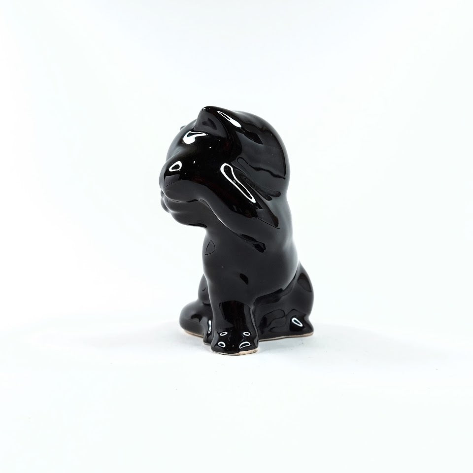 Keraaminen kissa figuuri