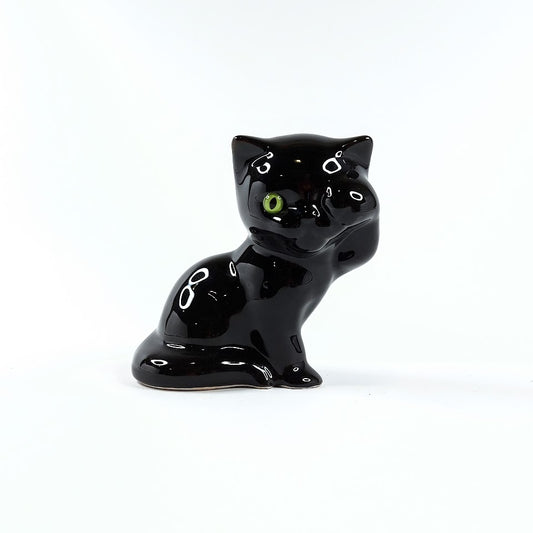 Keraaminen kissa figuuri
