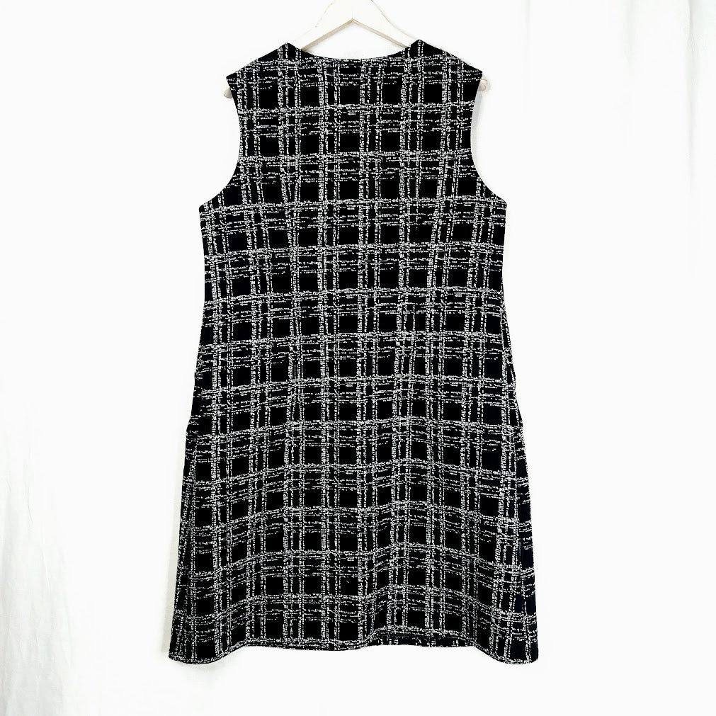 Kuutoset liivimekko koko L