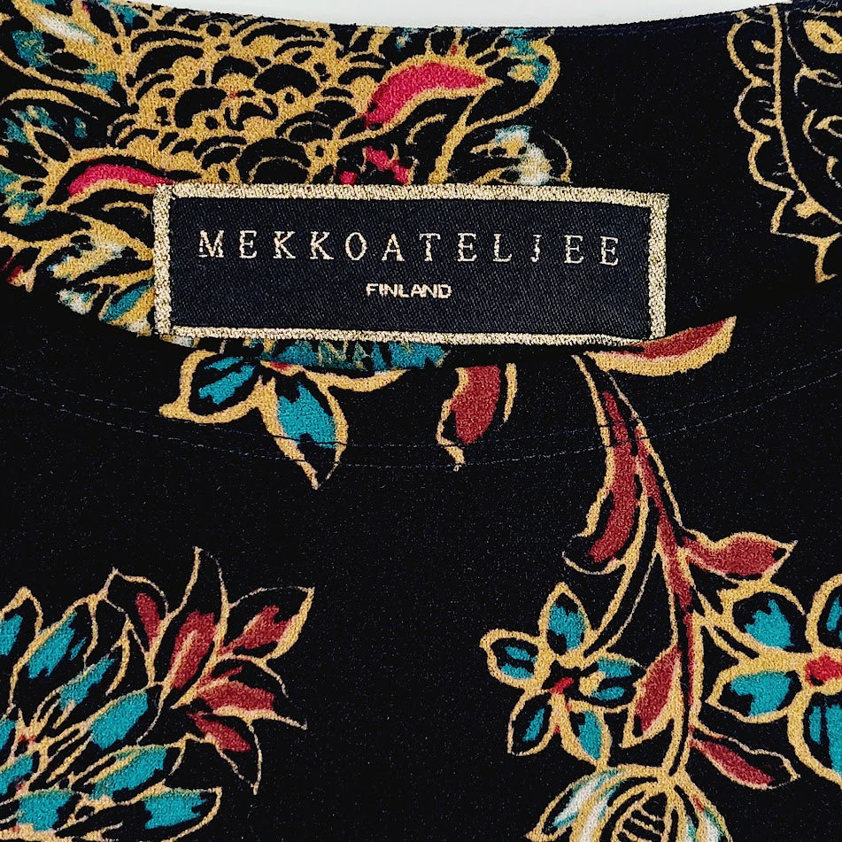 Mekkoateljee kreppitrikoomekko koko XL