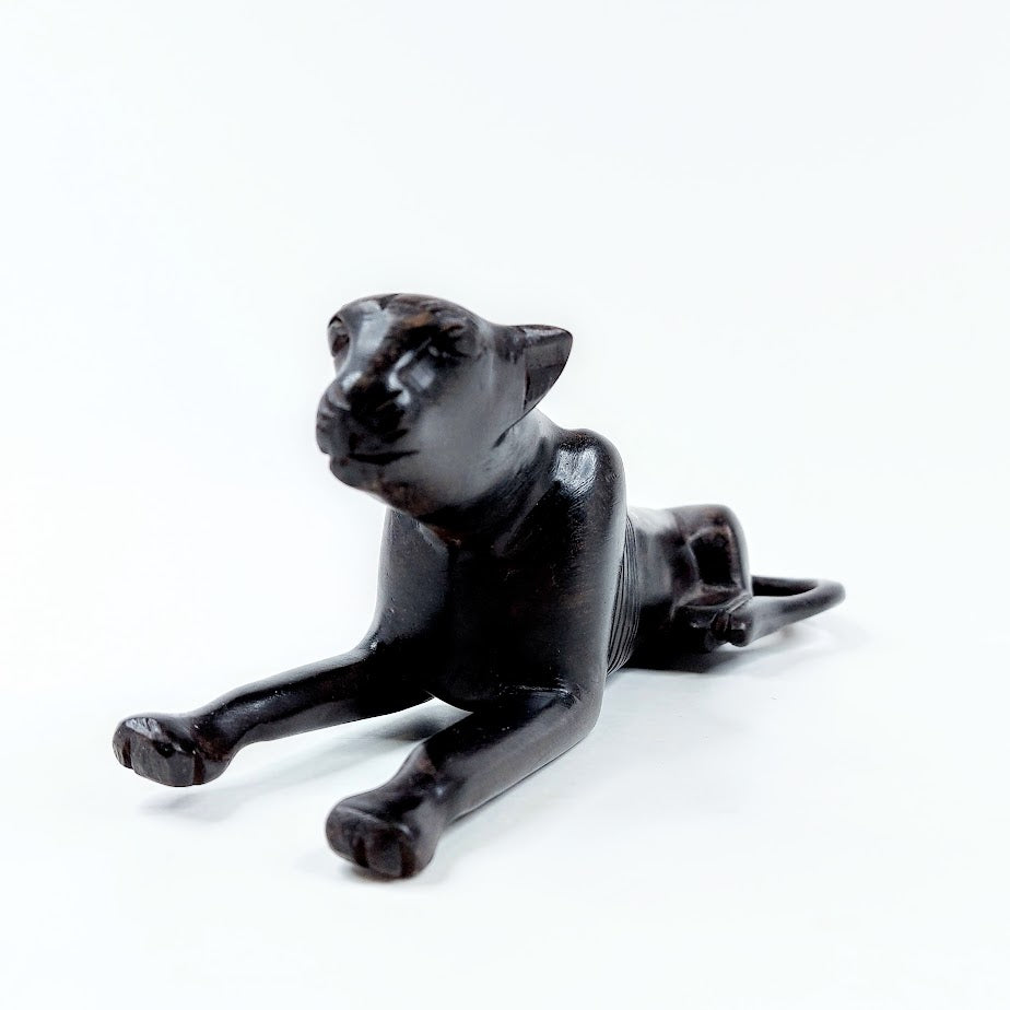 Mustapantteri figuuri