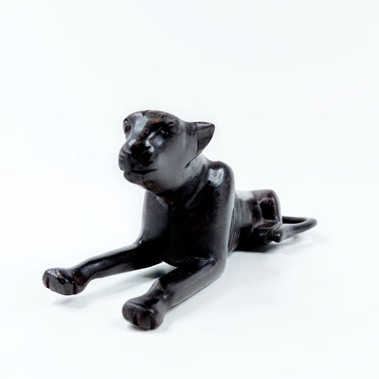 Mustapantteri figuuri