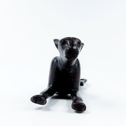 Mustapantteri figuuri