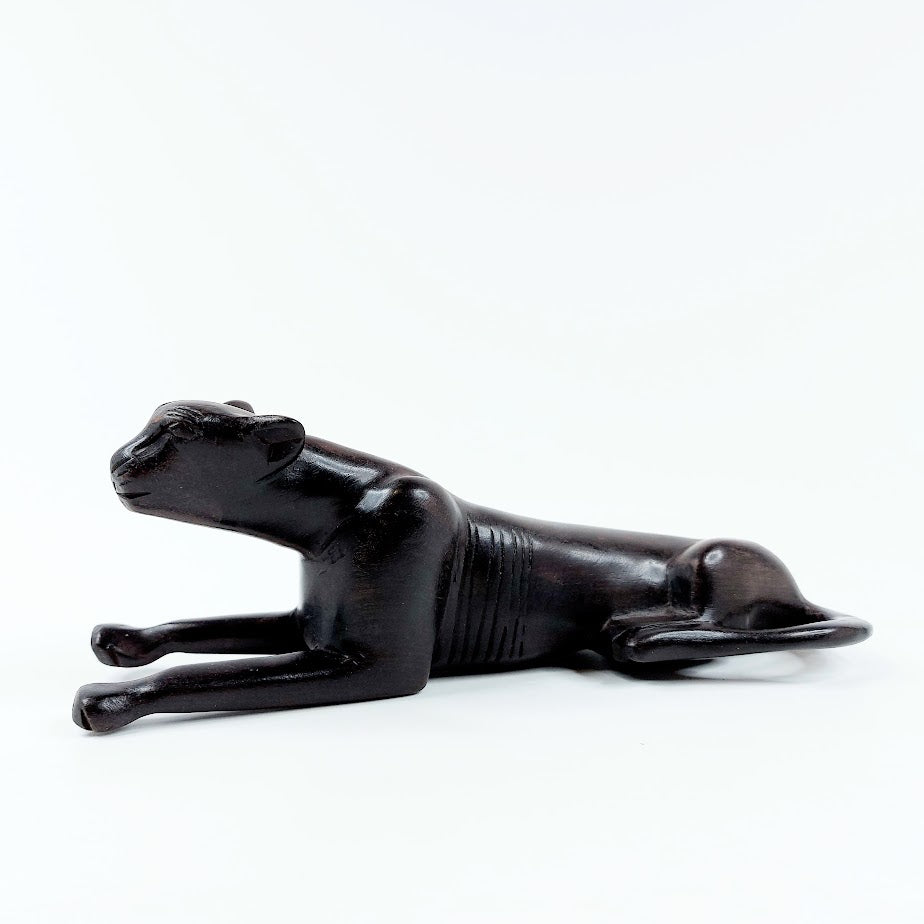 Mustapantteri figuuri