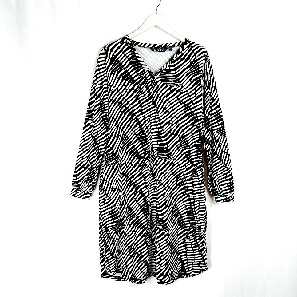 Nosh trikoomekko koko XL