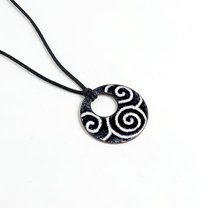 Pauliina Rundgren HandiCrafts Twist kaulakoru
