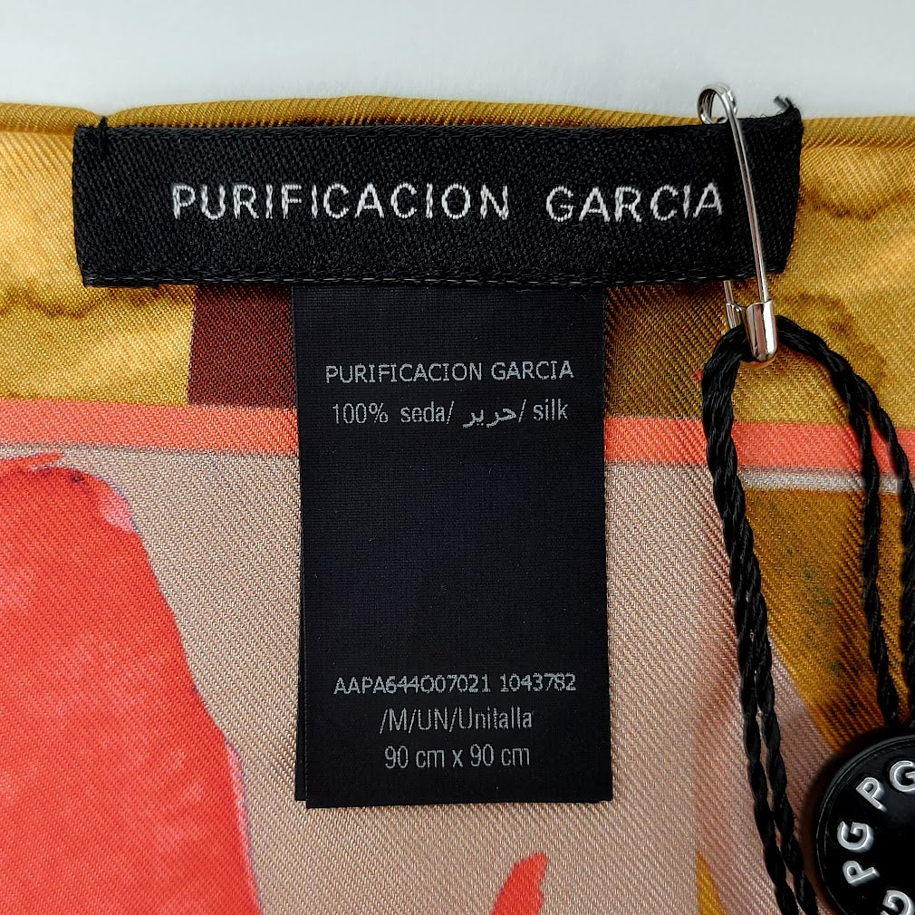 Purificacion Garcia silkkihuivi 85x85 cm