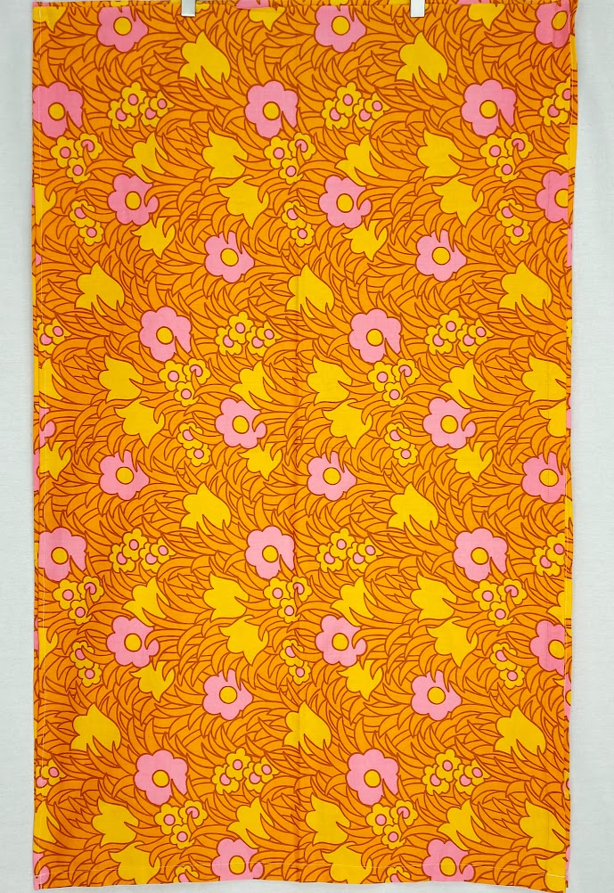 Retro kukkakuvioinen kangaspala 75x122 cm 2 kpl