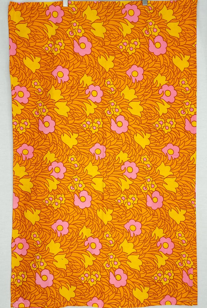 Retro kukkakuvioinen kangaspala 75x122 cm 2 kpl