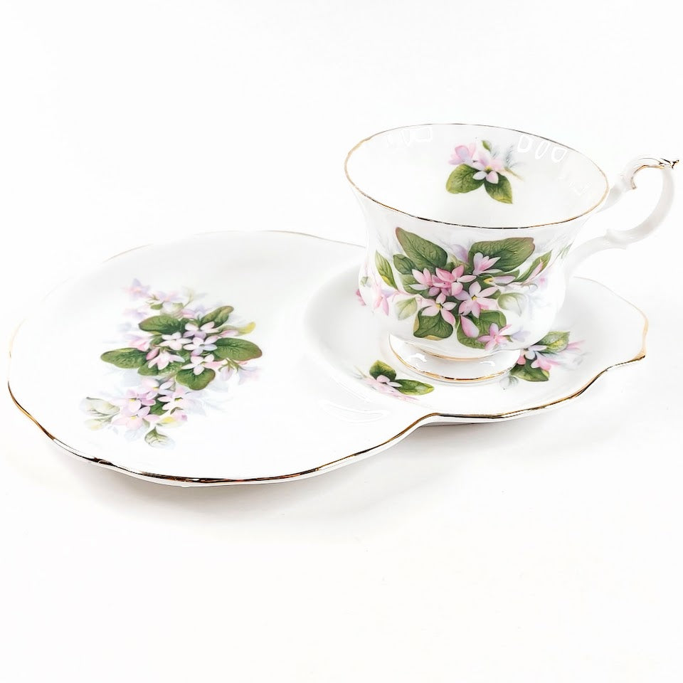 Royal Albert Bone China Mayflower aamiaissetti 2 osaa