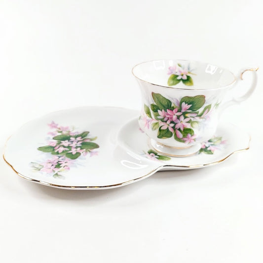 Royal Albert Bone China Mayflower aamiaissetti 2 osaa